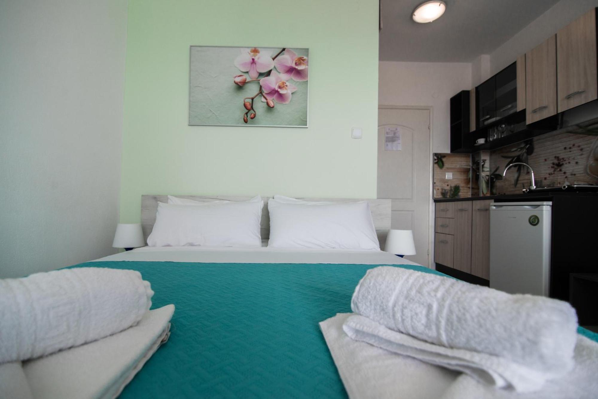 Dias Apartments Mola Kalyva Esterno foto