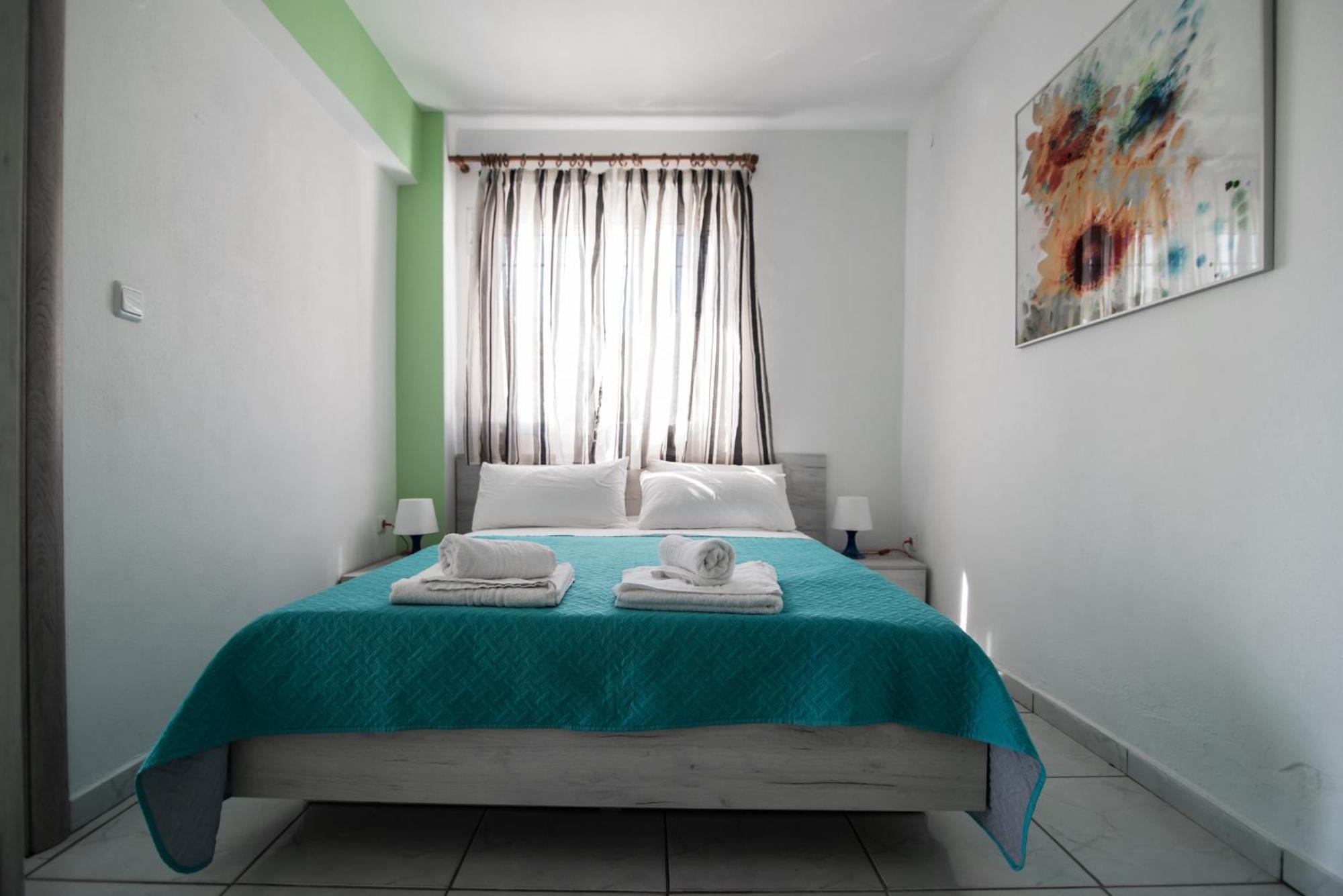 Dias Apartments Mola Kalyva Esterno foto