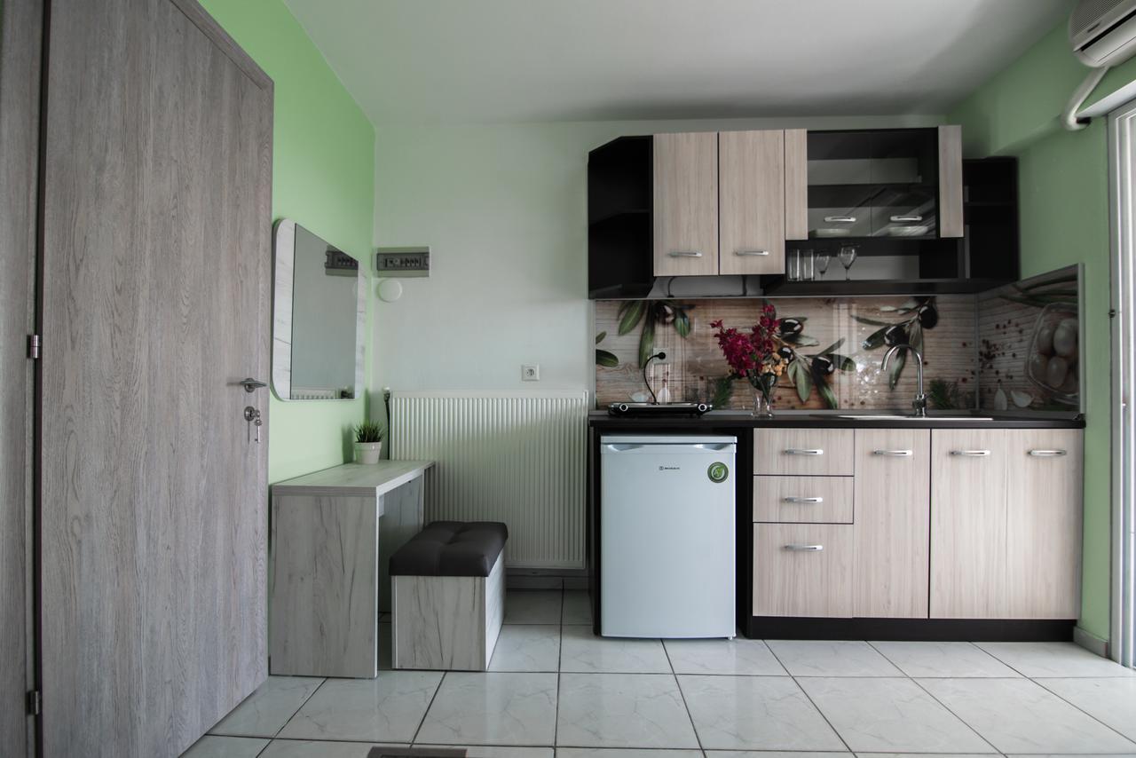 Dias Apartments Mola Kalyva Esterno foto