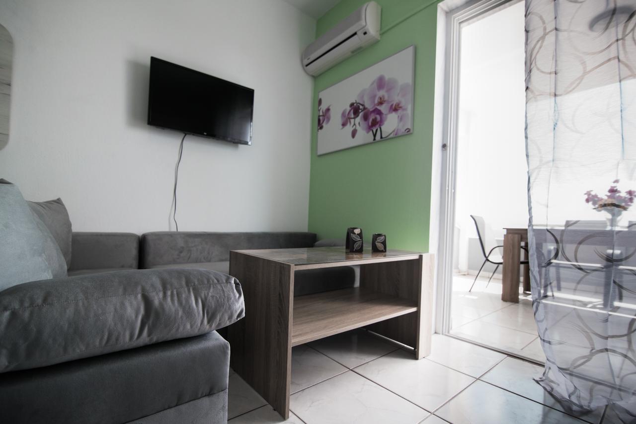 Dias Apartments Mola Kalyva Esterno foto