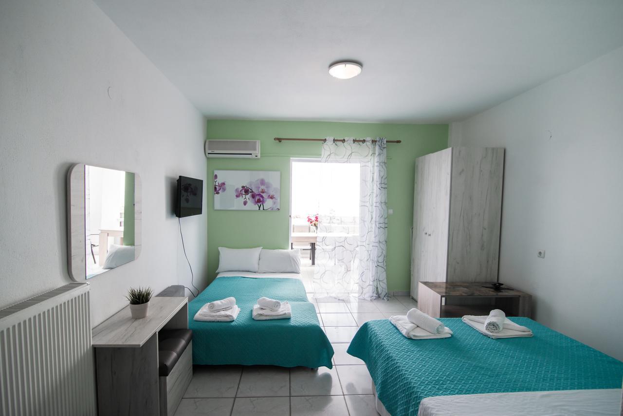 Dias Apartments Mola Kalyva Esterno foto